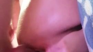 Сосед на камеру ебет замужнюю женщину брата в позе раком и спускает ей кончу во влагалище